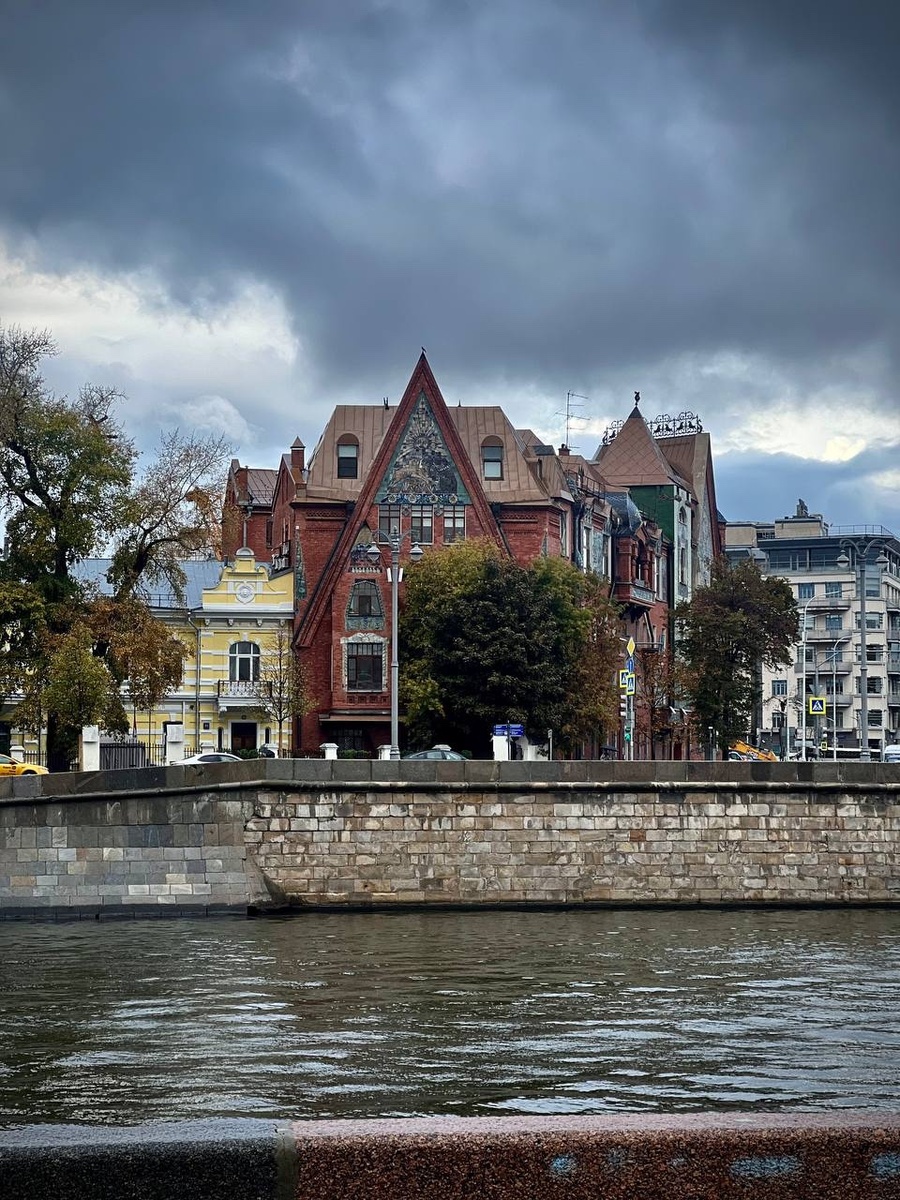 Доходный дом Перцовой. Курсовой пер. 1. 1907, архитектор Б.Шнауберт, автор проекта С.Малютин