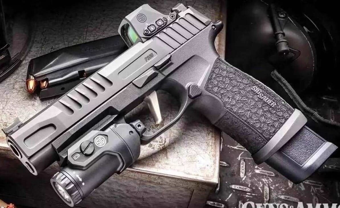 Пистолет SIG Sauer P365-FUSE.