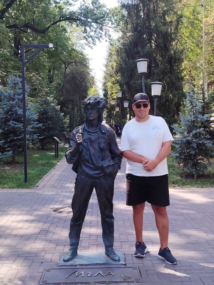 ул. Тулебаева, на пересечении с ул. Кабанбай батыра, 