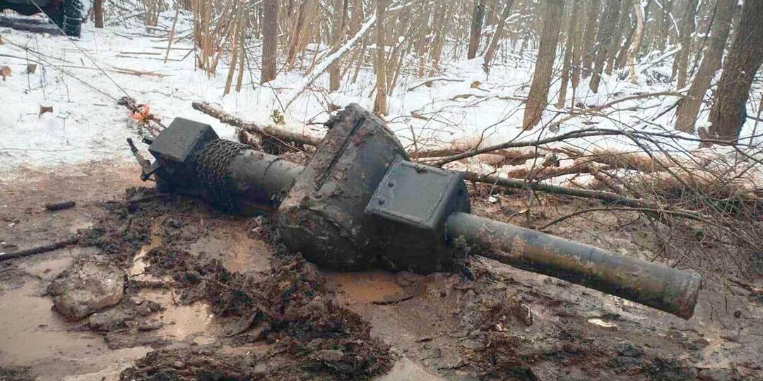 «152-мм. орудие от танка КВ-2». Найденный "Сталинский кулак" под Витебском.