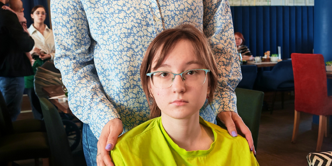 Упала с рябины