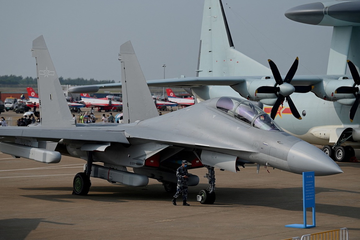J-16D на авиачалоне в Чжухае в апреле 2024 года