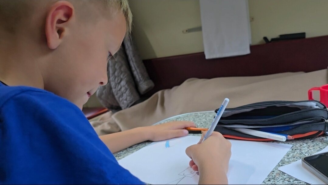 Рисует Мбаппе