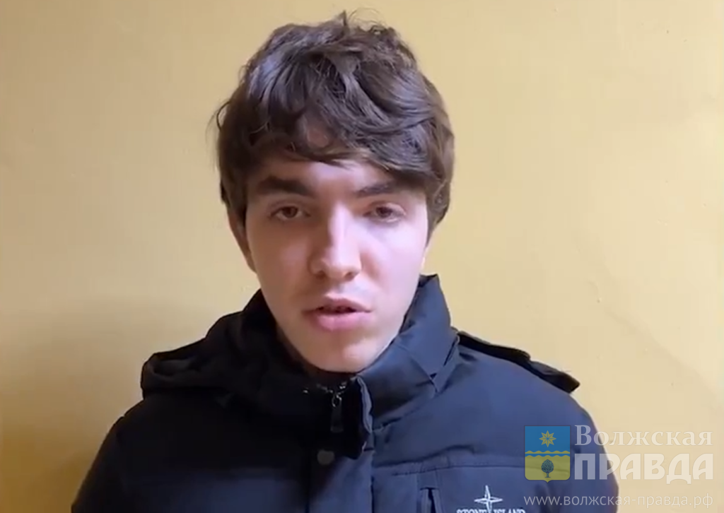 Скриншот с видеозаписи ГУ МВД России по Волгоградской области📷    19-летний волгоградец обобрал за день 4-х стариков и обратился к ровесникам
