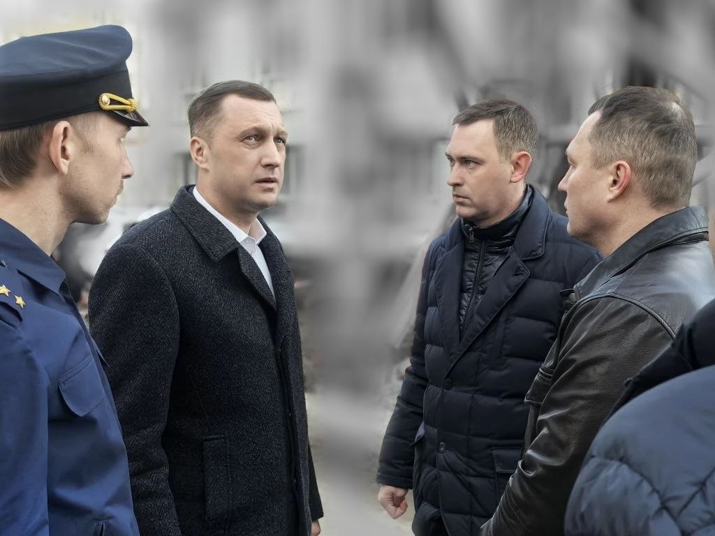    В Энгельсе и Саратове начали восстанавливать дома после атаки дронов