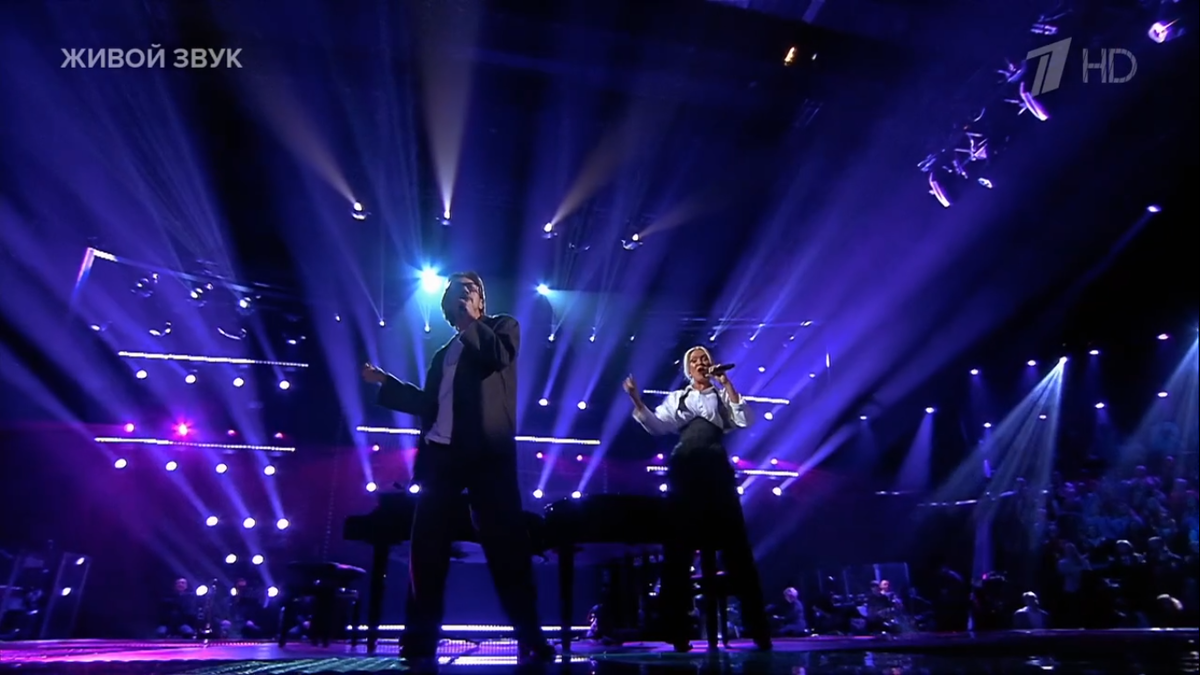 Кадр из 9-го выпуска 14 сезона шоу "Голос". Первый канал. Леонид Овруцкий и Аида Сафонова "Один день". Наставник — Анна Асти.