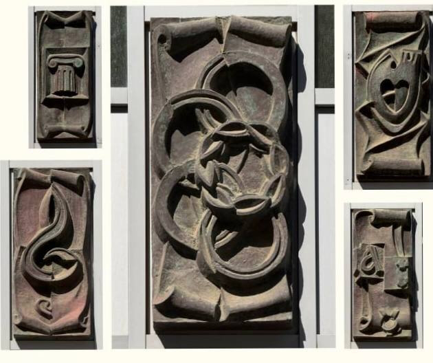 Барельефы, созданные Леонидом Ковтуном / Фото: Краснодарское отделение Союза художников России