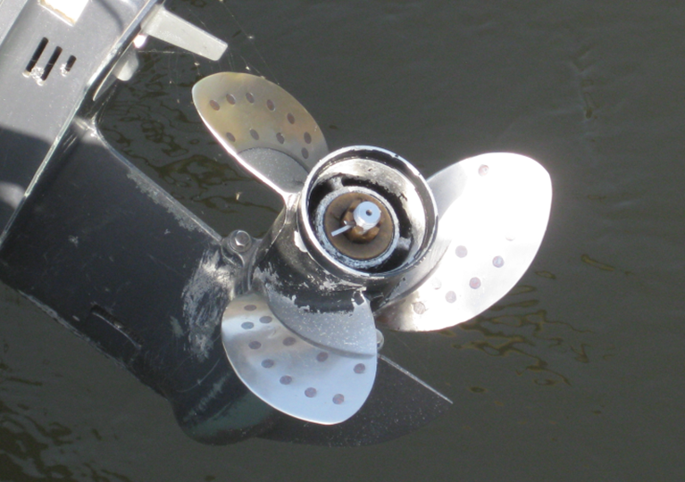 Выбор гребного винта для подвесного мотора – диаметр или шаг, алюминий или сталь?