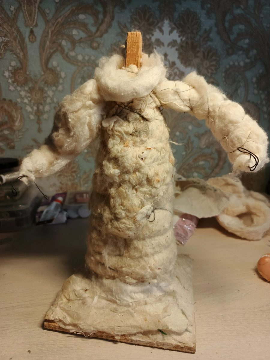 Его и дедом то нельзя было назвать. Одна основа. 🤣