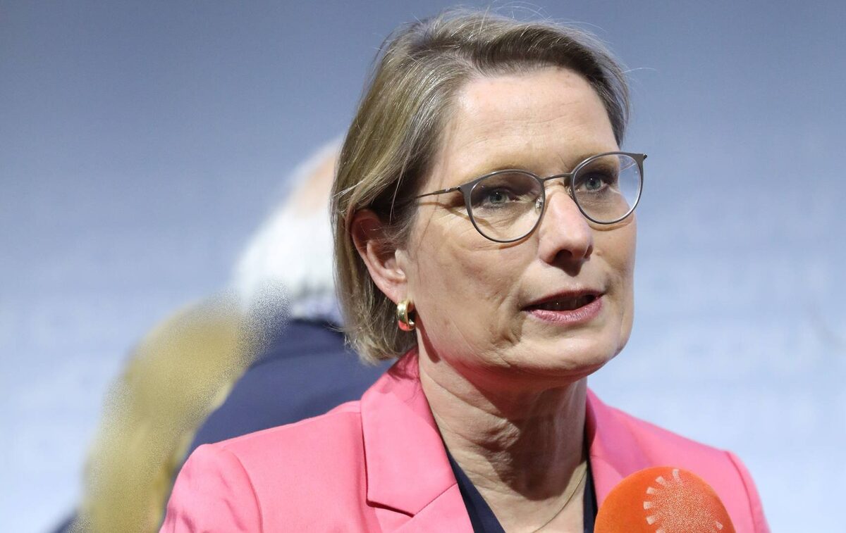     Штефани Хубиг   
(cc)Martin Rulsch