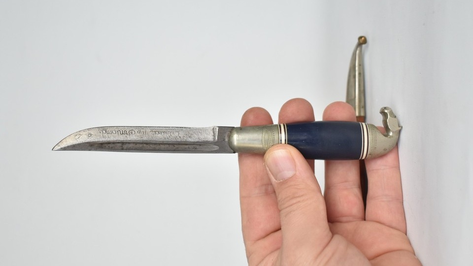 Галалит или «молочный камень» на рукоятках финских ножей