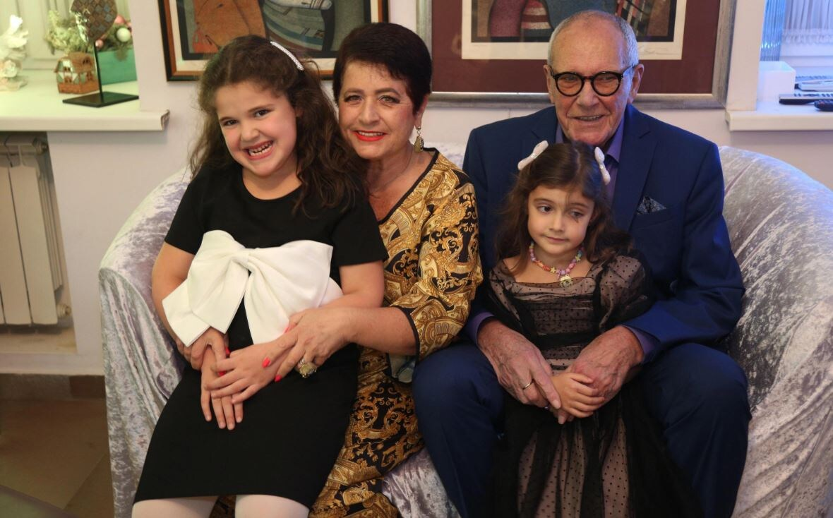 Эммануил Виторган и Ирина Млодик с дочерьми