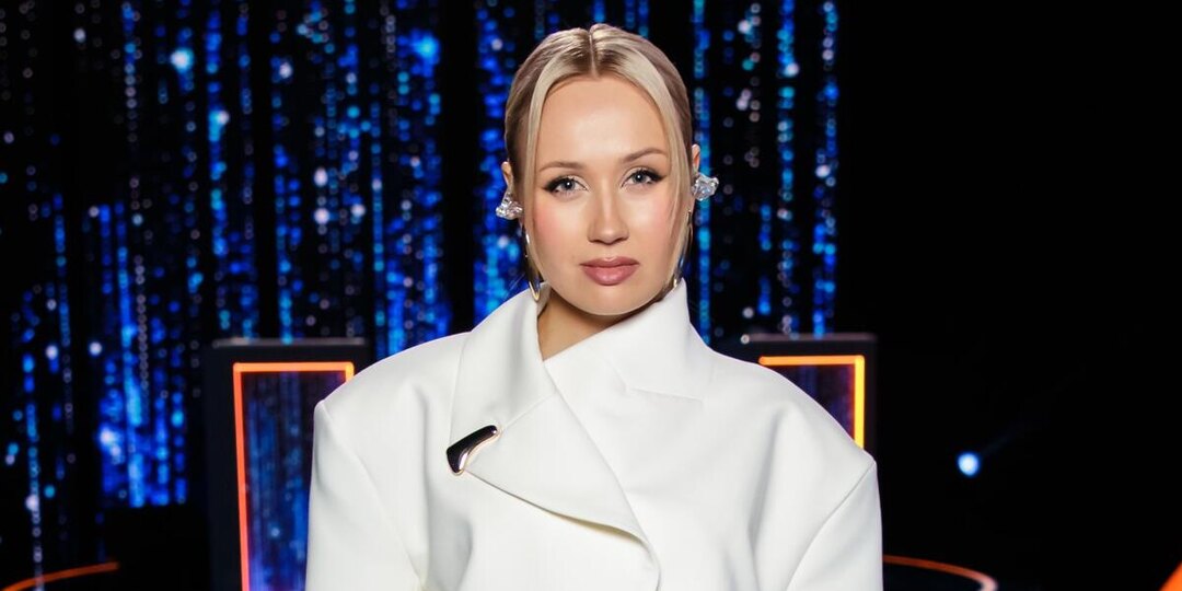 Клава Кока в жюри "Ну-ка, все вместе!" - это как символ вырождения эстрады. Ещё и с песней, похожей на бред сами знаете кого