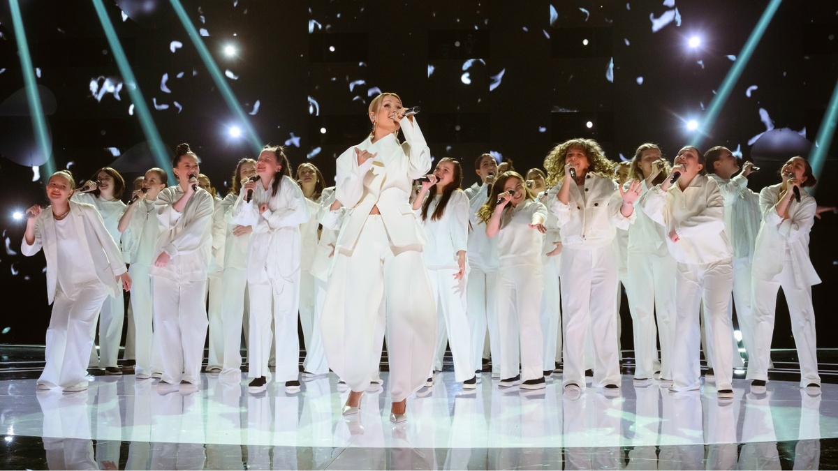 Выступление Коки с хором. Фото Яндекс.Картинки. 