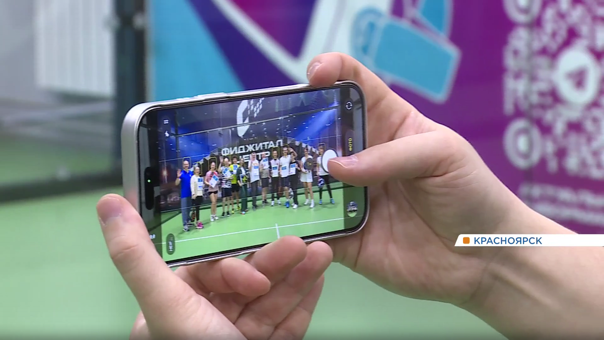     Зрители «Енисея» сыграли в падел с ведущими утренней программы