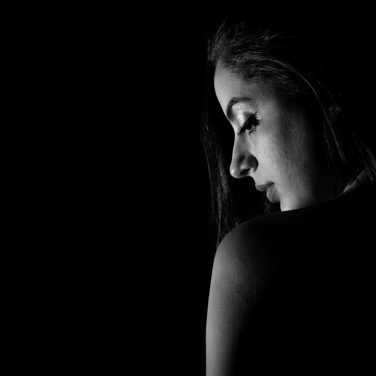 «Тайна, которую хранят двое, — это тайна Бога. Тайна, которую хранит один, — это стыд.»

Фридрих Ницше