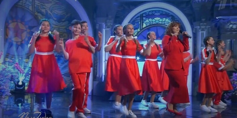    Первый канал начал пропаганду жизни без интернета, используя детей с весёлой песенкой