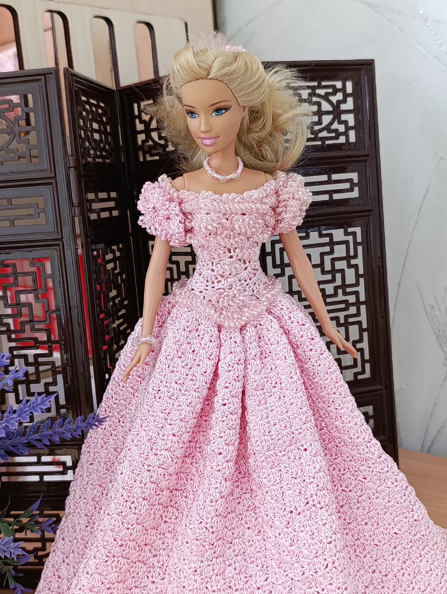 Теника - вязание крючком с бисером.