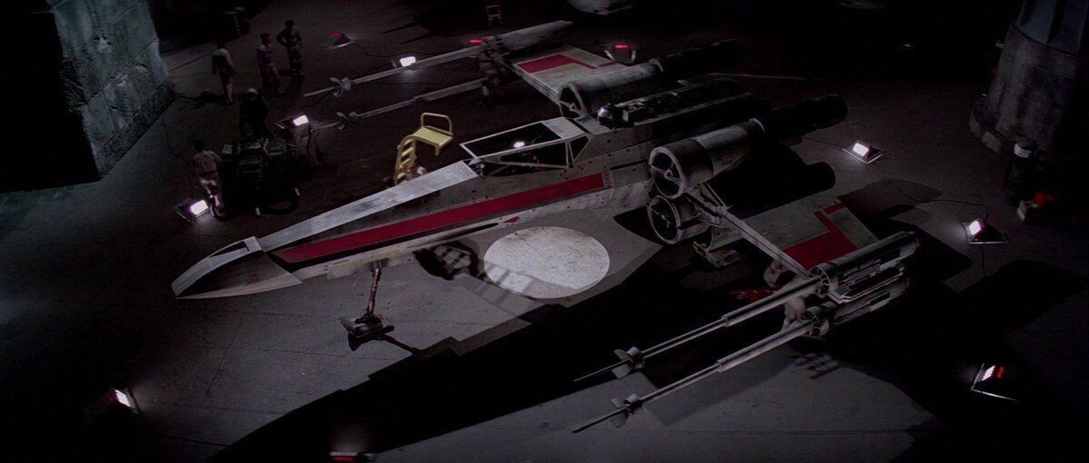    В реальности космические аппараты не могут летать как истребители из «Звездных войн»   newizv.ru