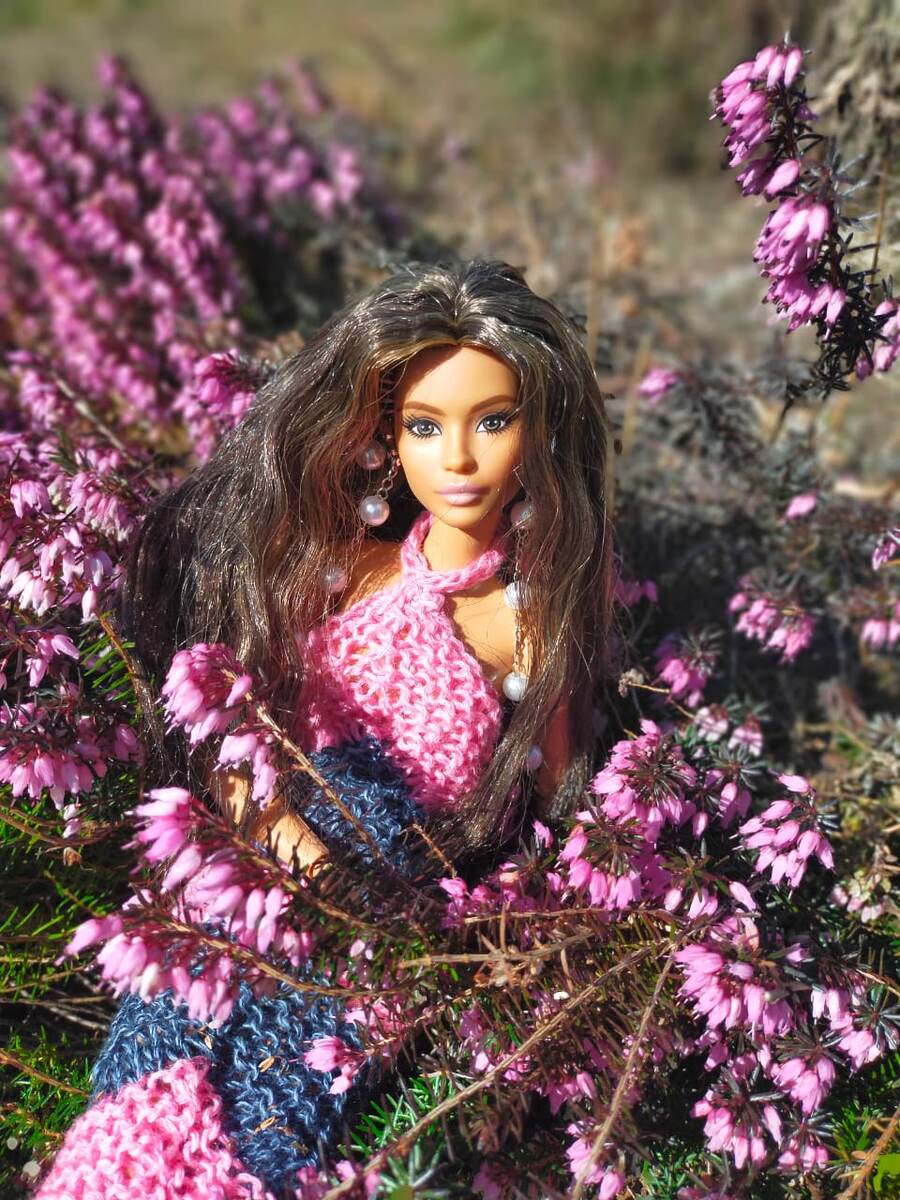 Лина Лукс и цветущая эрика. Фото автора канала 