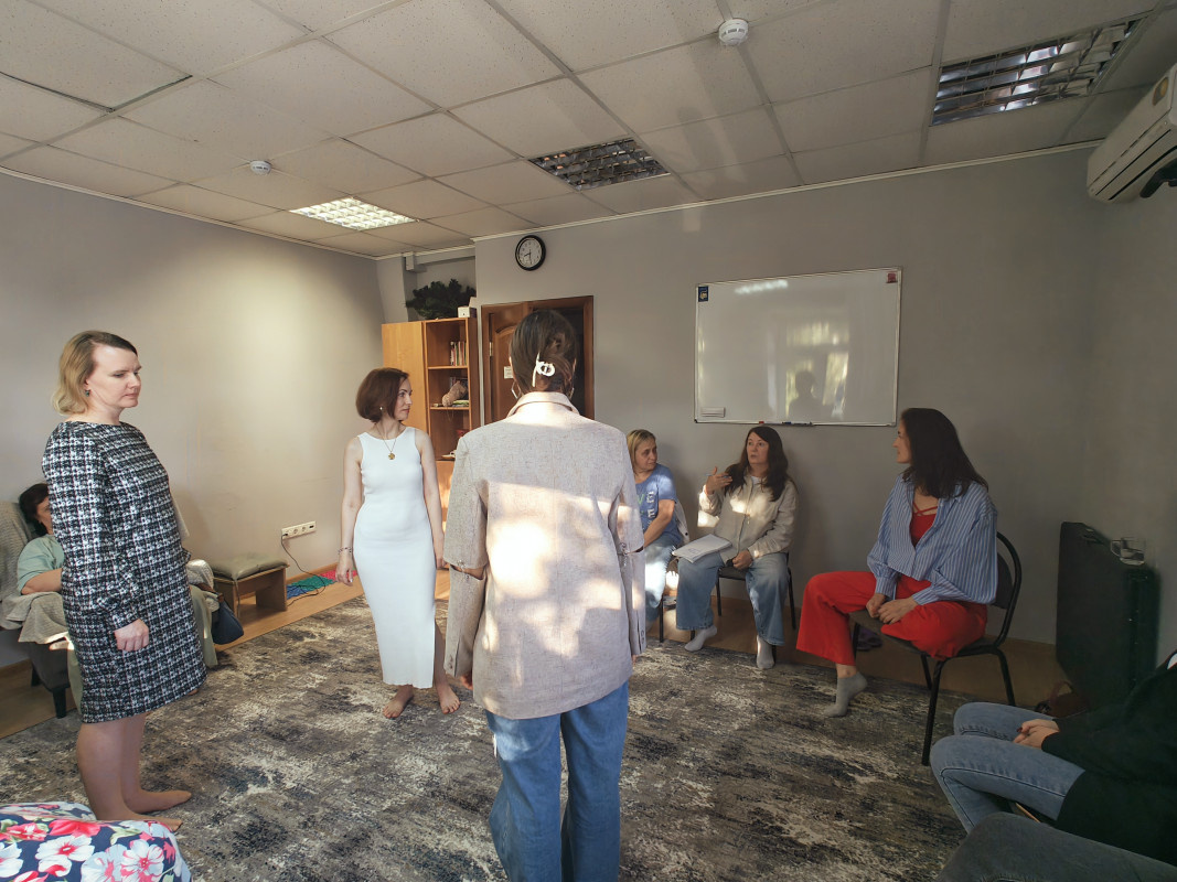 Расстановки на Демидовской 56/1 г. Тула. Ведущие расстановщики в ко-терапии: Е. Боград и А. Пучкова.