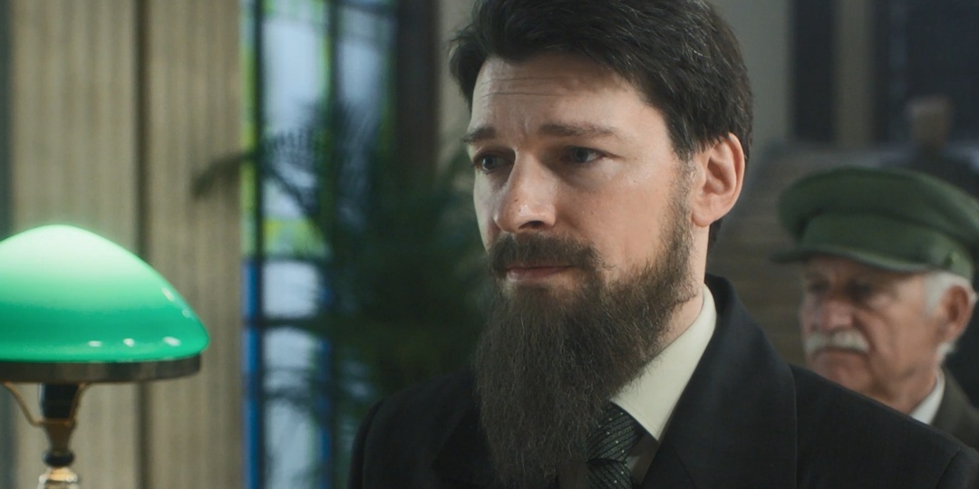 " Атом должен быть рабочим, "-Даниил Страхов и Юрий Чурсин в роли академика Курчатова