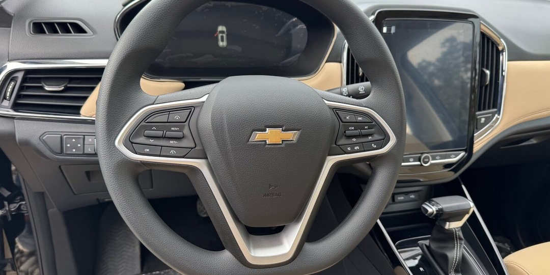 В РФ массово везут новые Chevrolet Captiva II: 7 мест, 147 л.с. и богатое оснащение. Сколько он стоит?