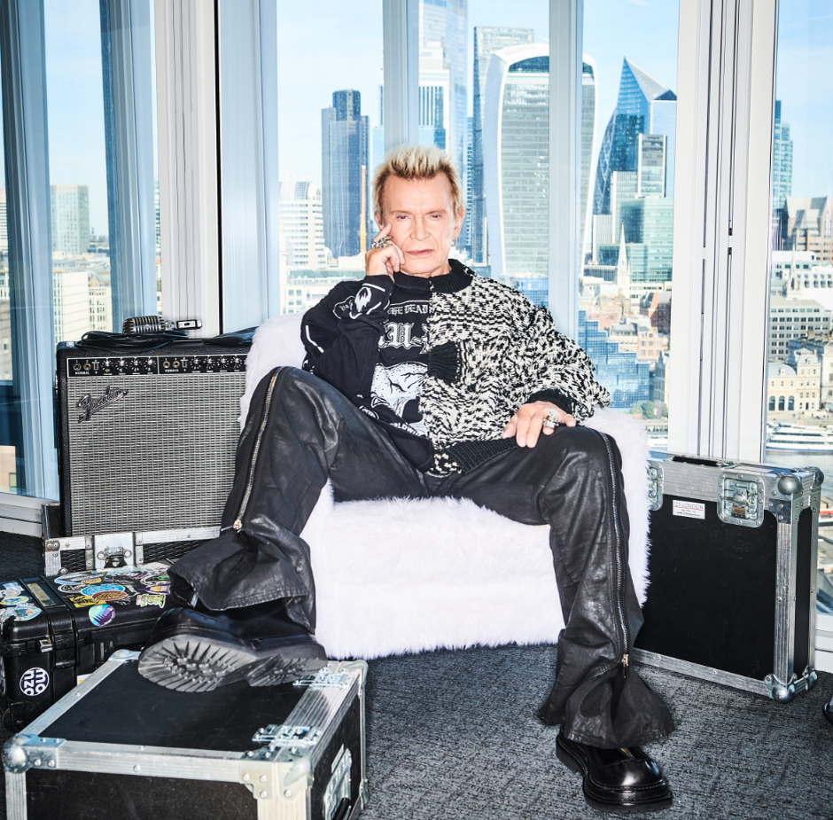 Билли Айдол. Фото: Том Джексон для The Times Magazine. Куртка и брюки — Closet Case