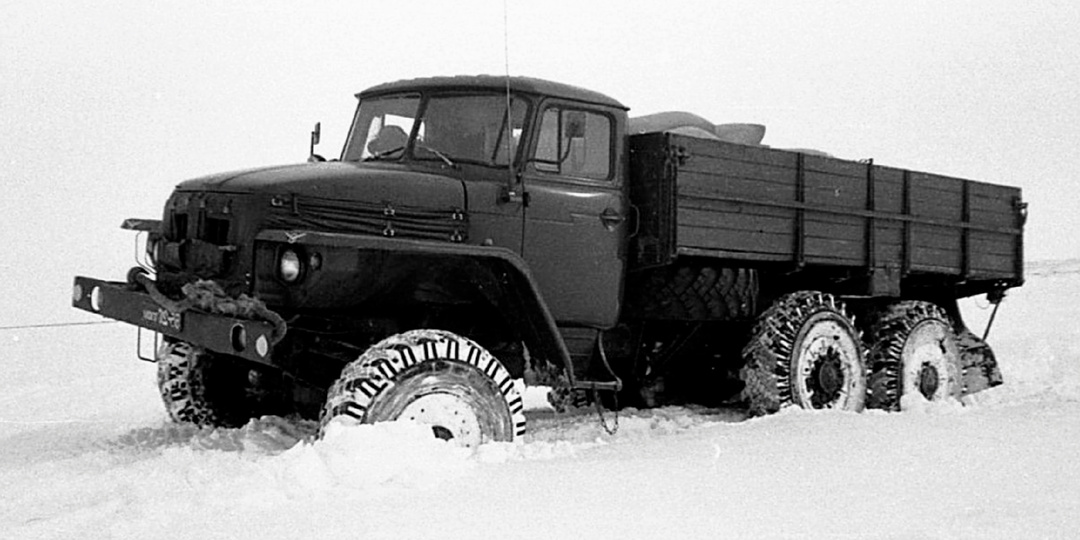 Как водители Крайнего Севера сделали из Урала-375 легенду и почему официальные инструкции им в этом мешали