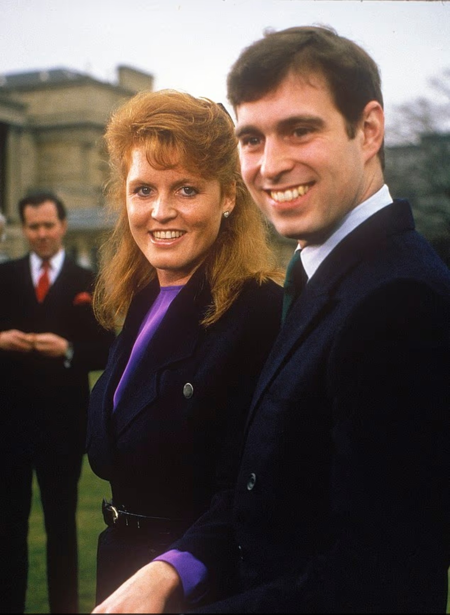 В 1985 году — всего за год до их свадьбы — в королевской семье, по-видимому, существовали «смешанные чувства» по поводу этого союза. На фотографии 1986 года.