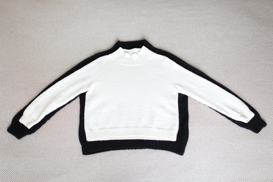 2 свитера из пряжи "Флора" Дропс, связанные одинаково на спицах №3,0