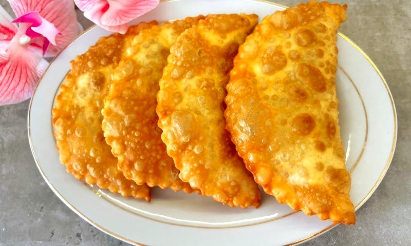 Сочные хрустящие чебуреки