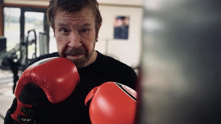 Соцсети Чака Норриса