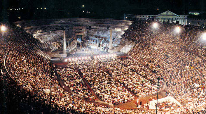Источник: https://www.pitert.ru/news/otkroi-glaza-slushai-opernyi-festival-2014-arena-di-verona