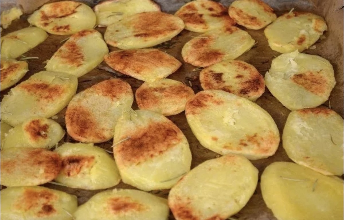 Запеченная картошка на протвине, из Интернета. 