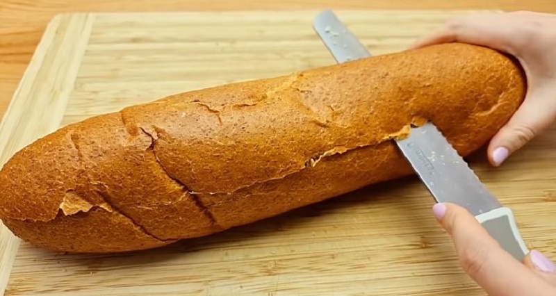 Легкий мясной пирог в батоне: как создать сочное блюдо за 20 минут без теста и хлопот