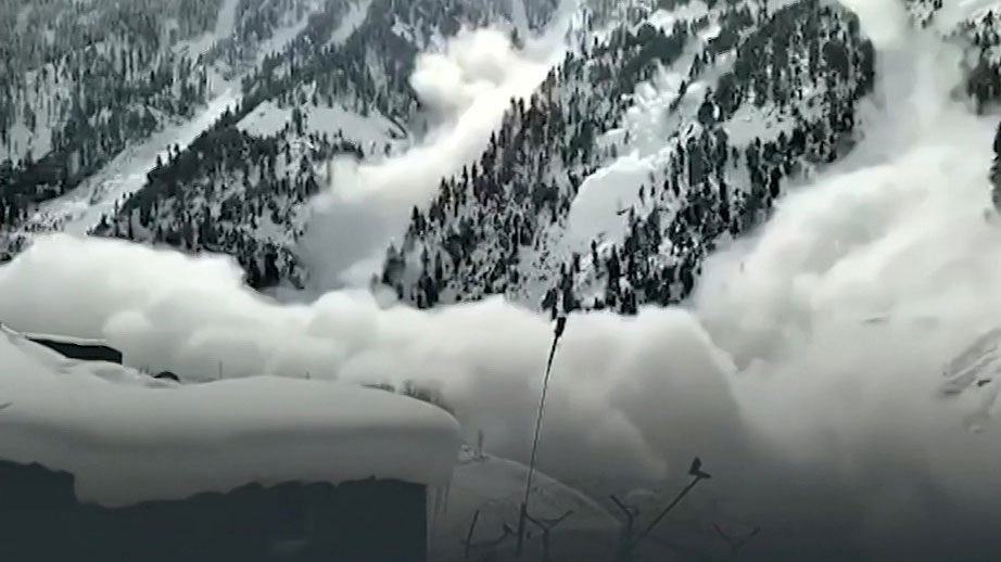    Факты. Лавина