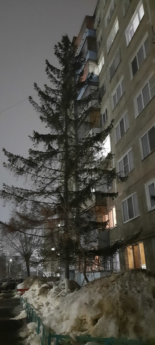 Такие сугробища не скоро растают 😏