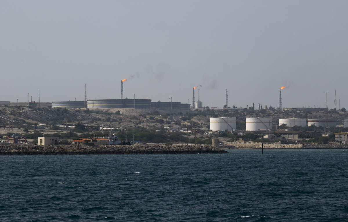    Остров Харк  Morteza Nikoubazl/NurPhoto via Reuters Connect