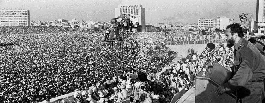 Фидель Кастро выступает с трибуны, 1970е, Куба. Взято с https://rg.ru/2018/12/30/60-let-nazad-svershilas-kubinskaia-revoliuciia.html?utm_referrer=https%3A%2F%2Fwww.google.com%2F