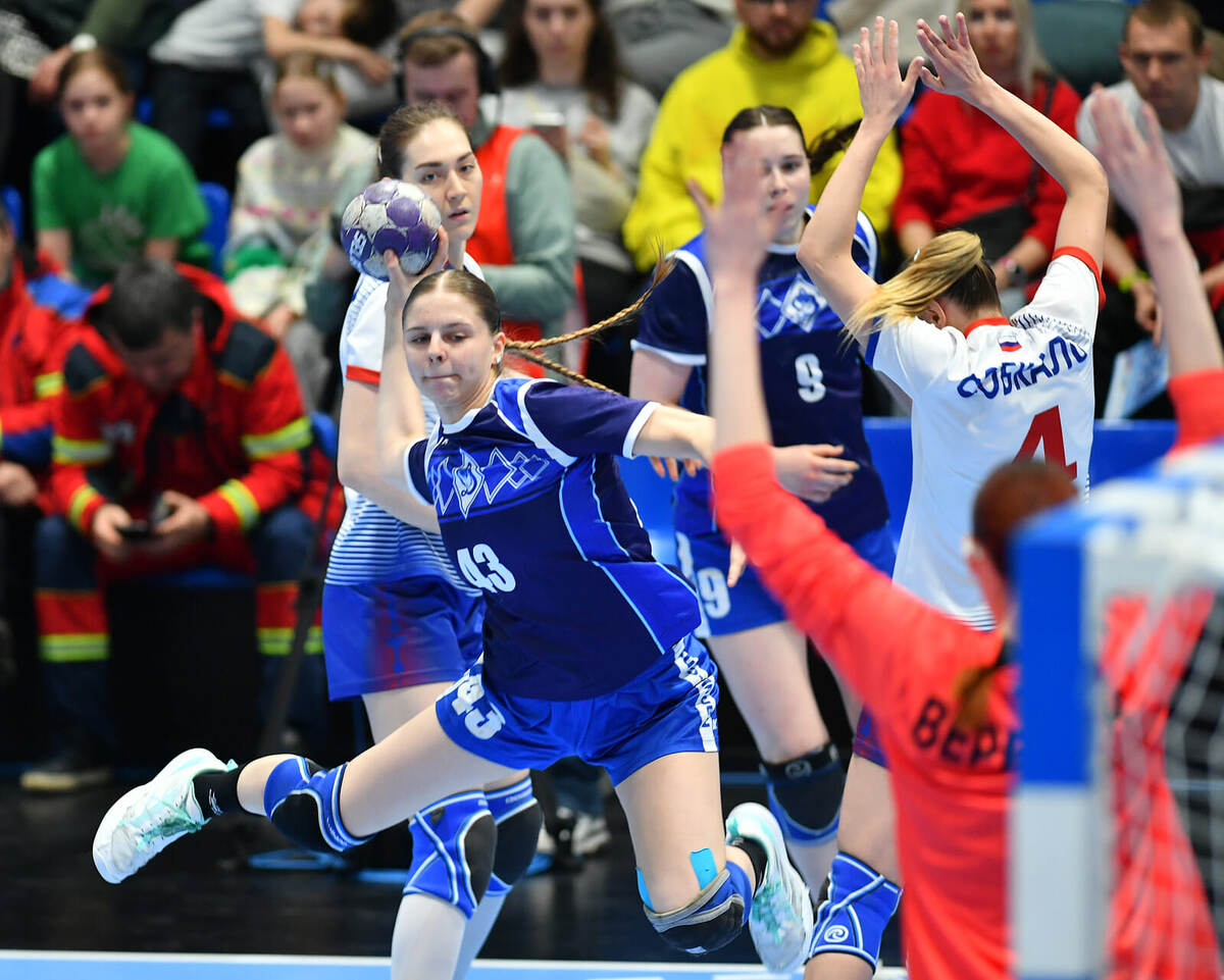    Валентина Минченко в атаке