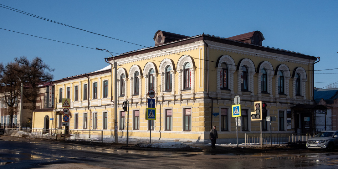 Главный дом городской усадьбы второй половины XIX века в Кимрах