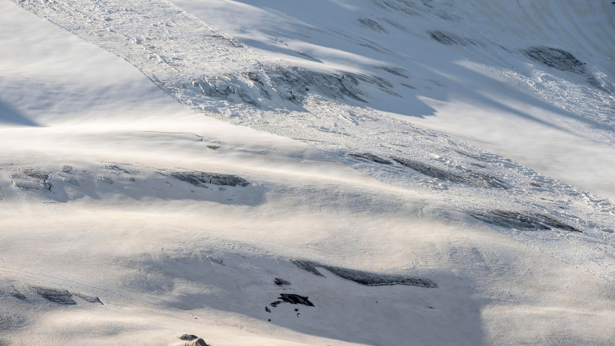    Лавина снег зима лед GLP