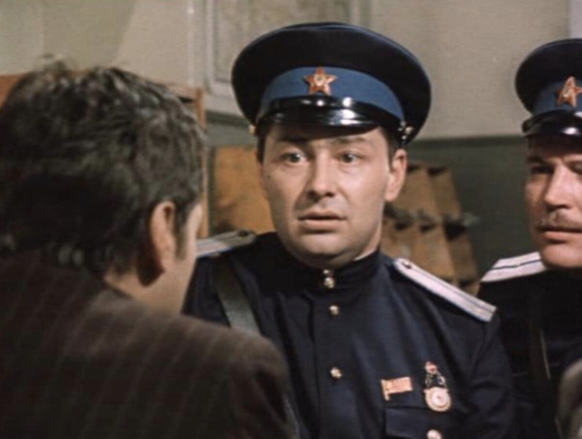 Всеволод Абдулов в роли Петюни Соловьева