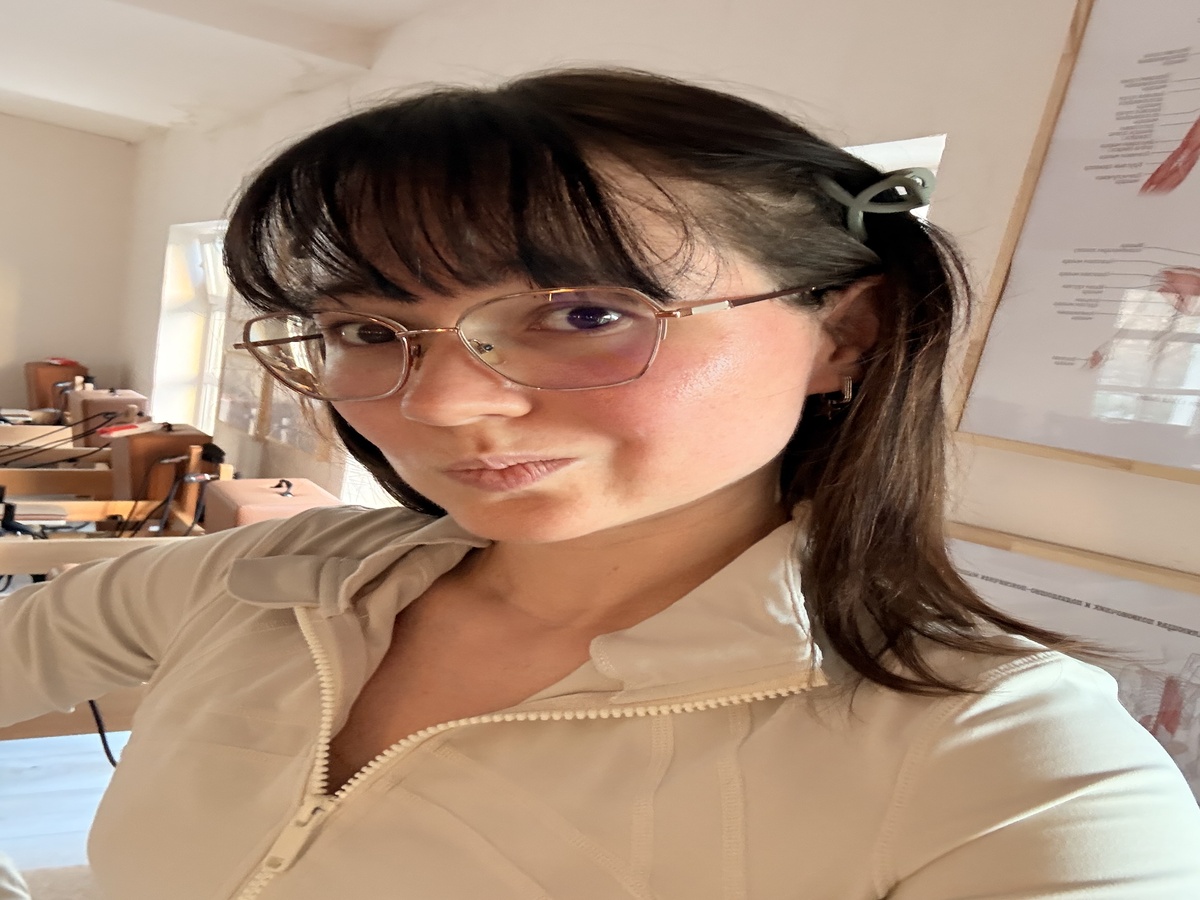 А щеки все такие же красные спустя 2 часа после «массажа»…