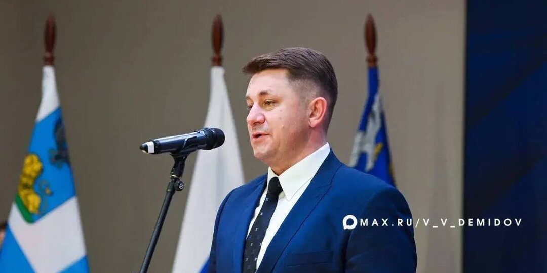 Мэр Белгорода наградил лучших школьников стипендиями