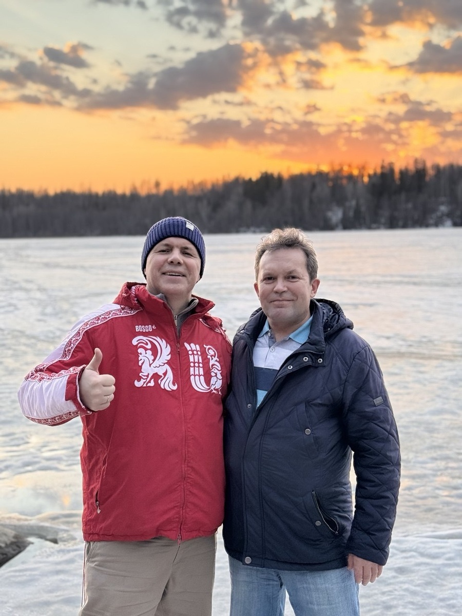 С другом Мишей на Гладышевском озере в Выборгском районе Ленинградской области. Фото с автором.