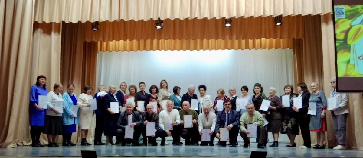 Любители поэзии в городе Пролетарске.