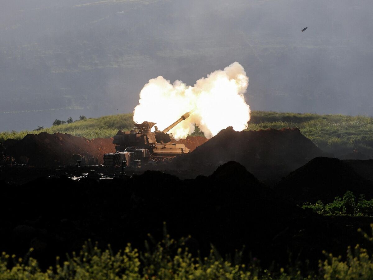    Израильская артиллерия ведет огонь по Ливану | © REUTERS / Ammar Awad