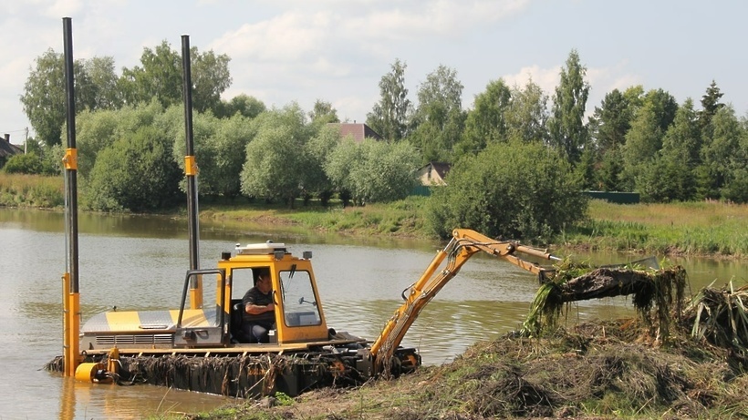 Так чистят водоёмы от растительности Картинка с volok-go.ru